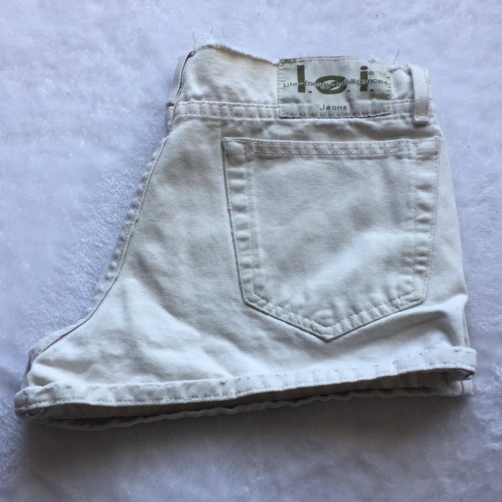 Distressed L.e.i jeans shorts